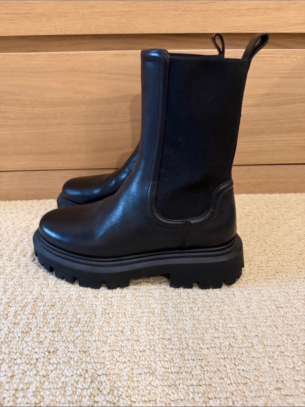 H&M premium Black Leather lug sole Chelsea Boots - Women, size 9, EUC